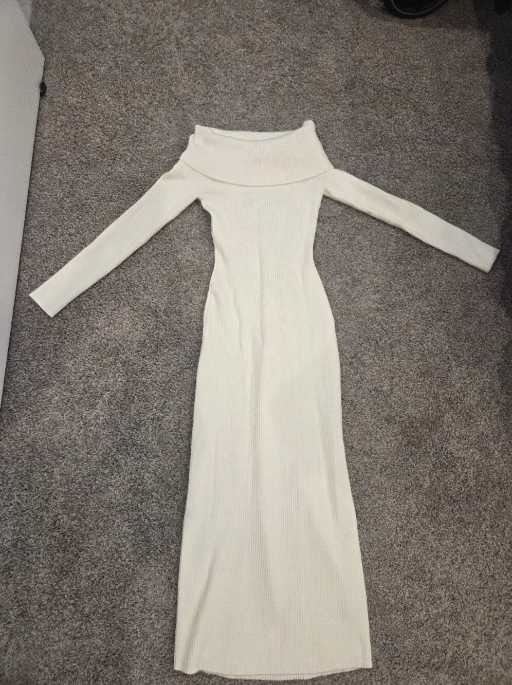 Abercrombie Off-Shoulder Ribbed Maxi Dress in Cream